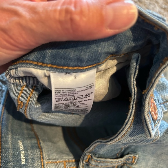 Old Navy women’s super skinny size 2 - Picture 3 of 3
